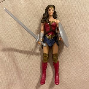 WONDER WOMAN Mini Figurine!